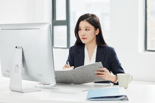 女子交通肇事被拘留，反思女性驾驶安全问题 图1