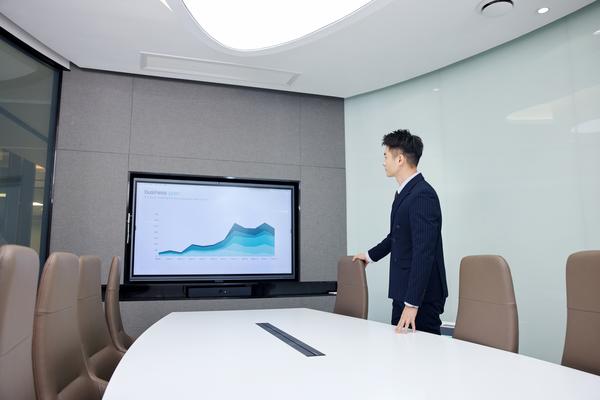 交通法规宣传演讲稿的重要性与实践 图1