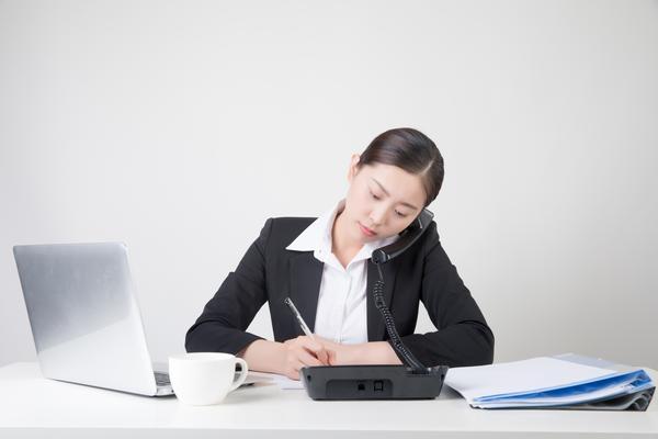 一校园发生暴力事件，女孩被扇耳光，引发社会关注图1