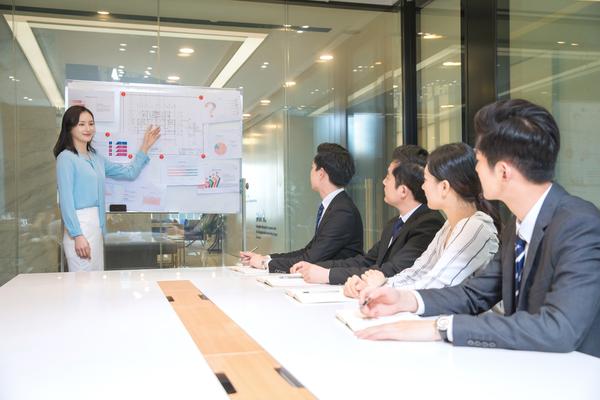 振彪英勇追击交通肇事逃逸者，成功维护道路安全 图2
