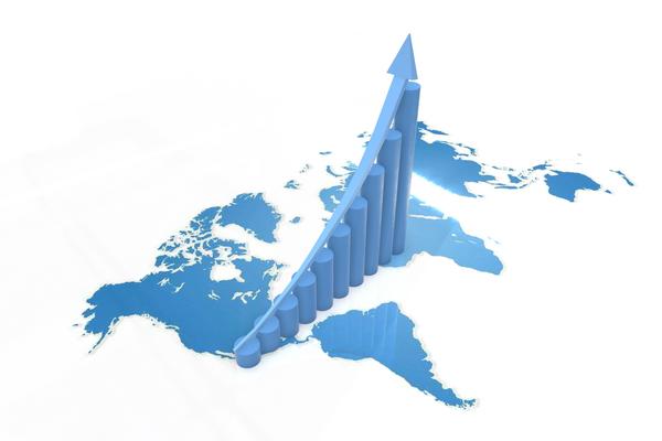 《交通法规解读：双手打方向盘的禁止与处罚》 图2