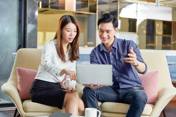 “惊险瞬间！交通事故车内照片曝光，网友：太吓人了！！” 图2