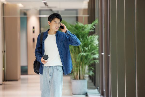 《上班途中交通事故赔偿问题解析：如护自身权益》 图1