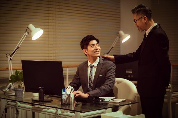 《私募基金行业揭秘：经常熬夜加班的真相大揭秘》 图2