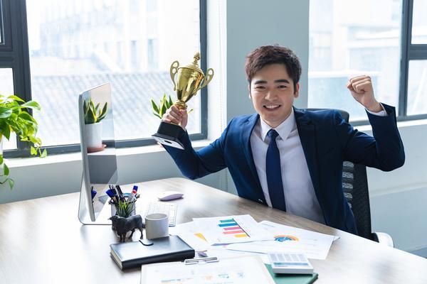 富源县公司收费标准变更|企业合规与法律风险分析 图1