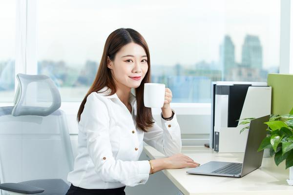 《女孩举报前夫交通肇事未遂，勇敢维护自己权益》图1