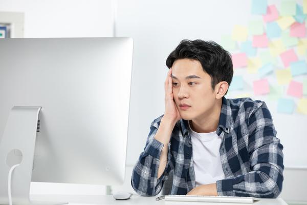 “疲劳驾驶致悲剧：男子酒后驾车撞人，恶行令人发指”图1