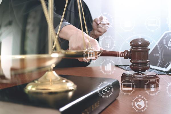 交通肇事未开庭被告去世|交通事故责任认定与法律后果解析 图1