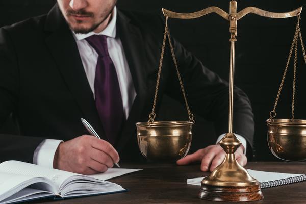 交通事故辩护律师电话|交通事故责任认定与赔偿标准 图1