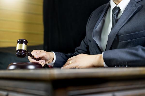 《刑法交通肇事辩护书：探讨交通肇事罪的法律适用与辩护策略》图1