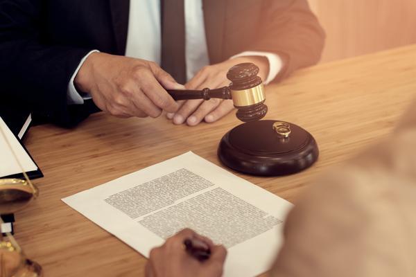 儿童交通法规小故事：法治护航成长之路 图2