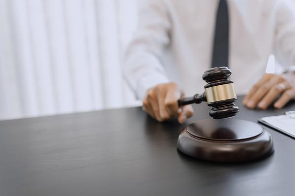 交通肇事逃逸的法律后果及职业影响 图2