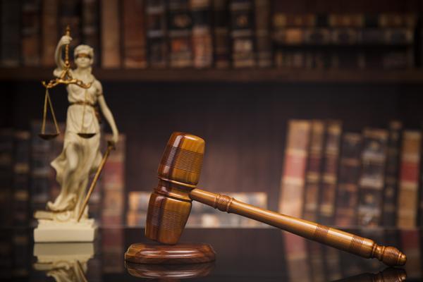 交通肇事逃逸法庭宣判：重罚视觉冲击图1