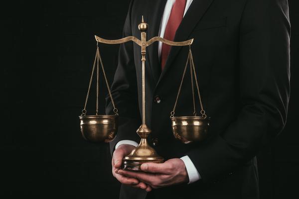 交通肇事案：受害者家庭寻求公正审判图1