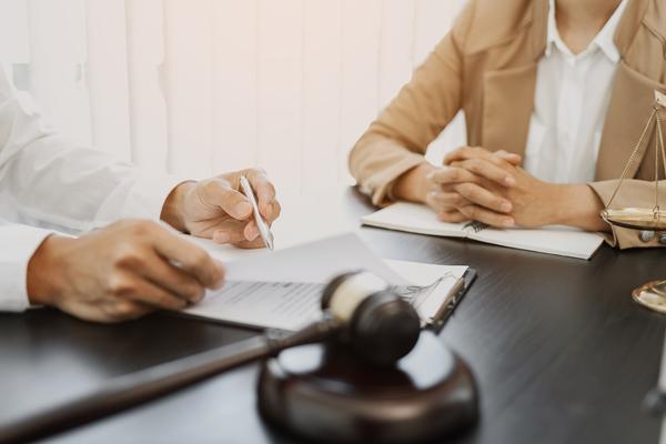 天河交通肇事罪辩护律师费：法律解析与实务操作 图2