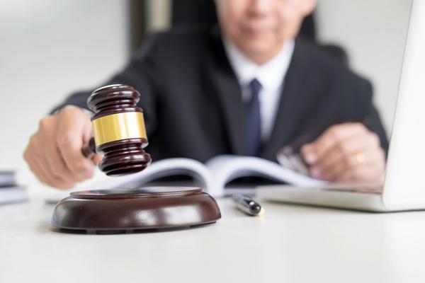 交通事故车修复全过程视频：法律视角下的事故处理与责任认定 图2