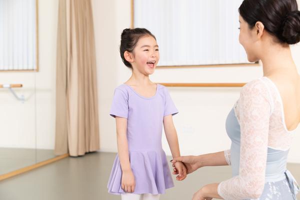 交通法规：儿童超载的定义及如何确保安全 图1