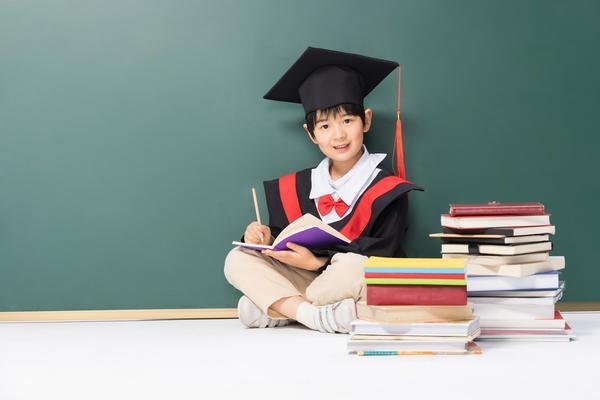 交通法规知识讲座在学校举行，增强学生安全出行意识 图2