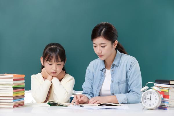 《女人遇到酒后驾车要不要报警？专家给出解答》 图1
