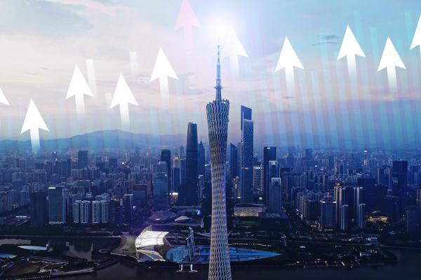 《假警察酒后驾车惊魂记：一场危险的假扮游戏》图1