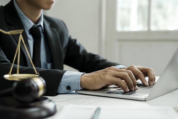 企业互联网融资:如何实现风险控制与价值最? 图2