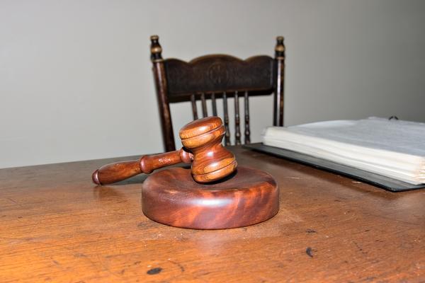 我国交通肇事罪的最高刑是有期徒刑十年图1