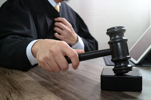 《刑法学:严肃的思考与深入探讨》图1